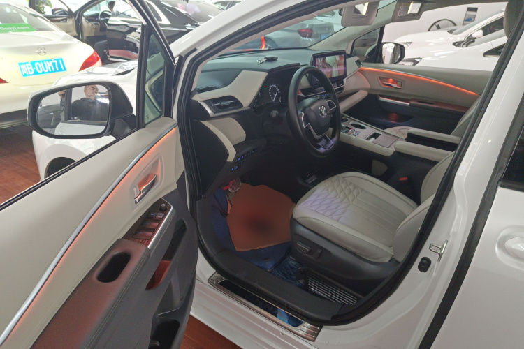 丰田 赛那SIENNA 2021款 2.5L混动 舒适版中控内饰20