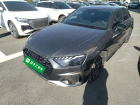 奥迪A4L 2024款 40 TFSI quattro RS套件燃速型