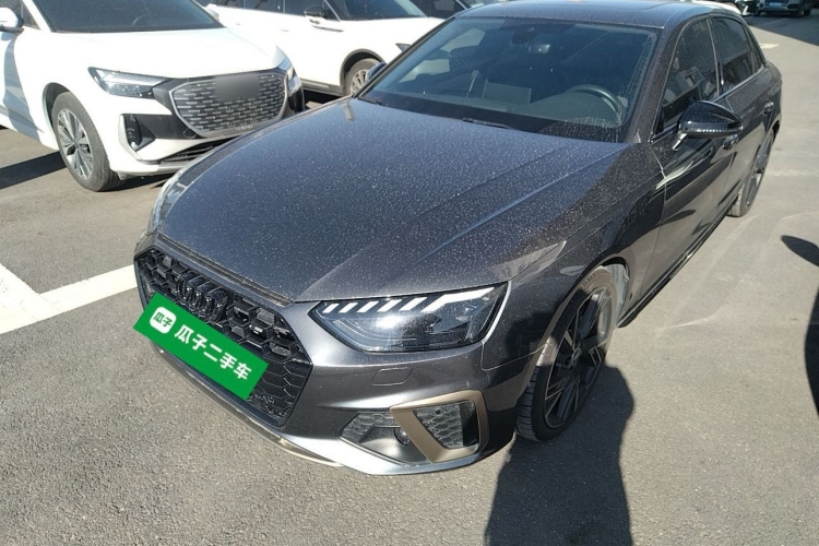 奥迪A4L 2024款 40 TFSI quattro RS套件燃速型车身外观1