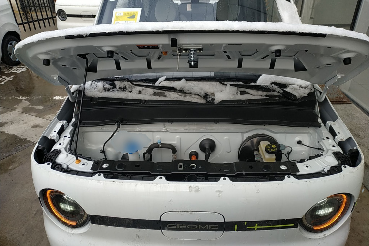 吉利银河 熊猫 2025款 210km 元气熊机舱底盘24