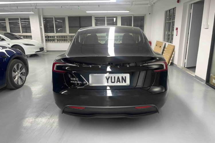 特斯拉 Model 3 2023款 后轮驱动版车身外观6012