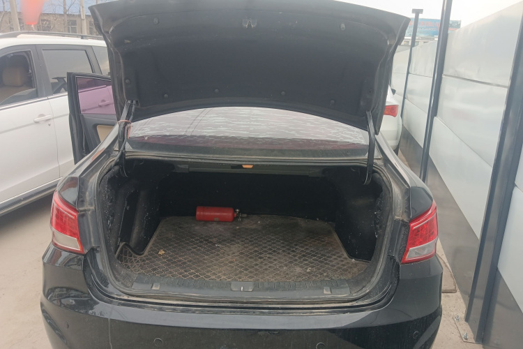 海马 福美来 2015款 1.6L 手动品尚型机舱底盘23