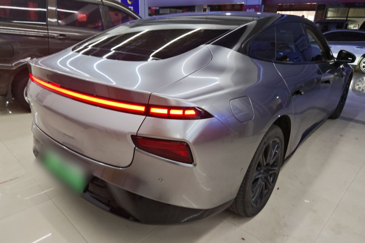 小鹏P7 2020款 670N车身外观7