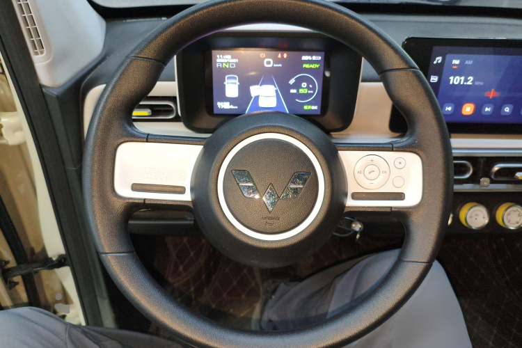 五菱汽车 宏光MINIEV 2024款 第三代 215km 进阶版中控内饰13