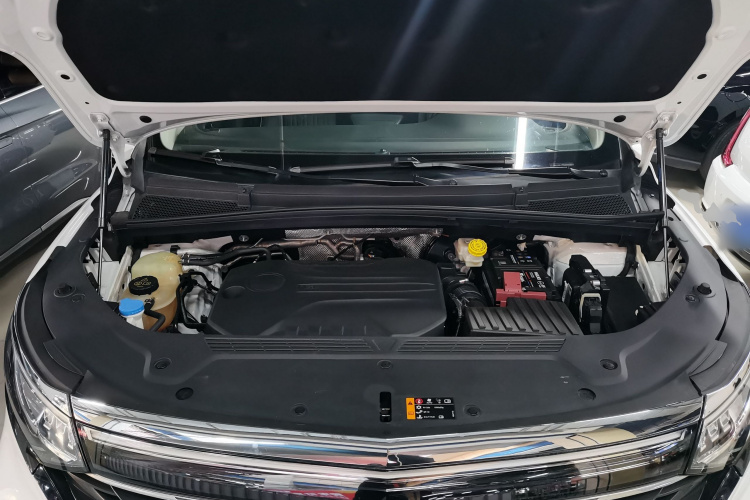 荣威iMAX8 2021款 400TGI Supreme系列陆尊版机舱底盘24