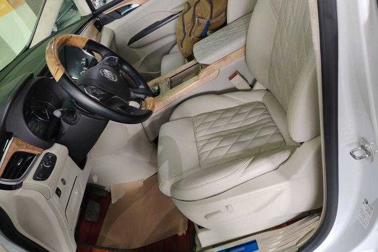 别克GL8 2018款 ES 28T 舒适型 国VI中控内饰19