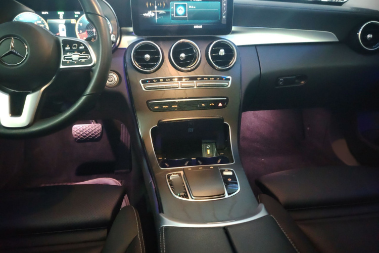 奔驰C级 2019款 改款 C 260 L 4MATIC 运动版局部细节16
