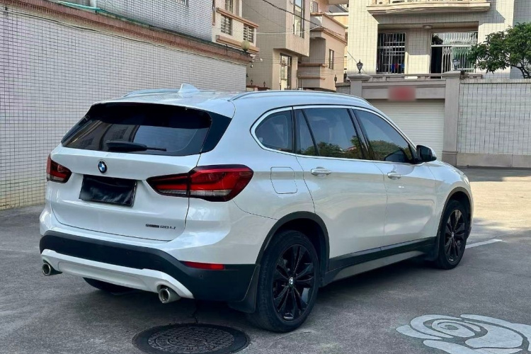 宝马X1 2020款 sDrive20Li 时尚型车身外观6012