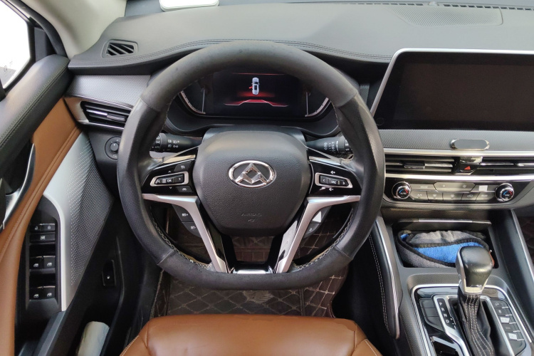 上汽大通MAXUS D90 2017款 2.0T 自动两驱 水星基础版中控内饰13