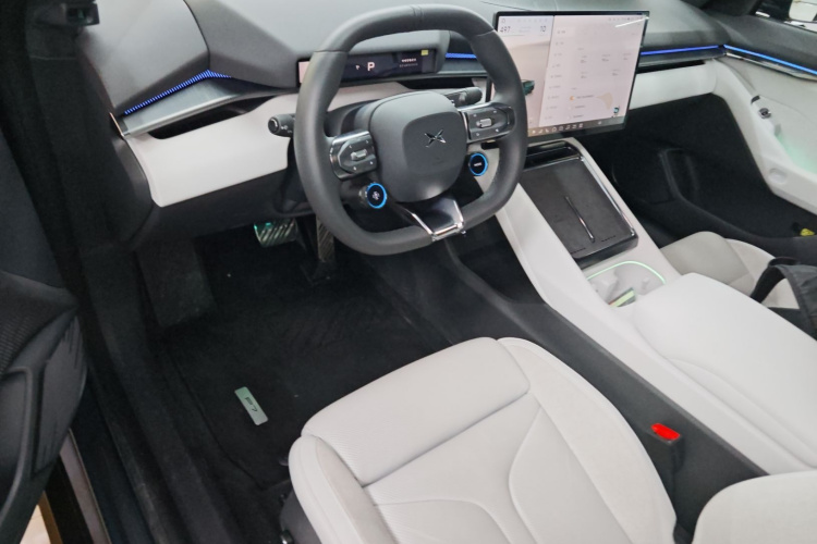 小鹏P7 2025款 702 长续航 Ultra中控内饰12