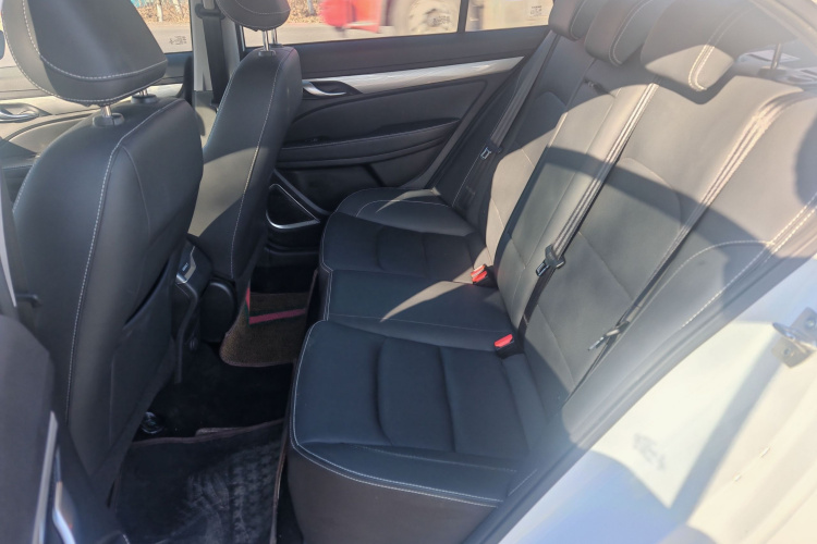 吉利汽车 帝豪 2020款 1.5L 手动舒适型中控内饰7003