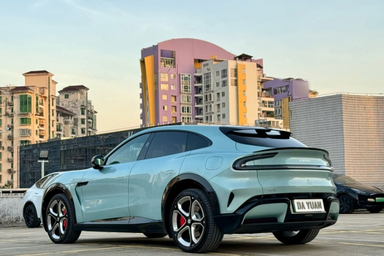 小米汽车 小米YU7 2025款 超长续航高性能四驱Max版车身外观6008