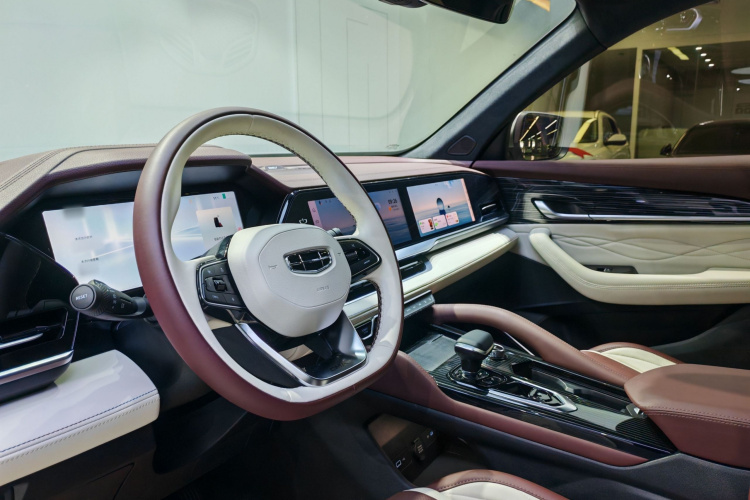 吉利汽车 星越L 2024款 2.0TD 高功自动两驱云起版中控内饰7001