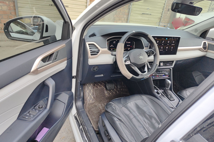 大众 途岳 2023款 300TSI 两驱满月版中控内饰20