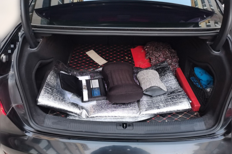 奥迪A4L 2018款 30周年年型 40 TFSI 进取型中控内饰23