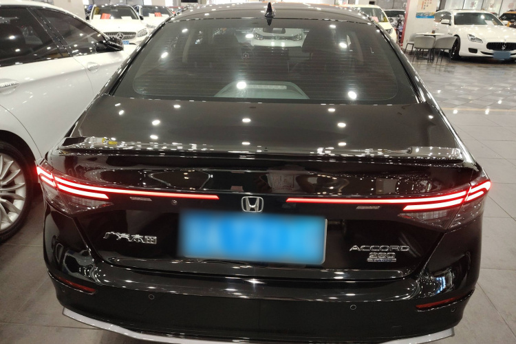 本田 雅阁 2023款 260TURBO 卓越版车身外观6004