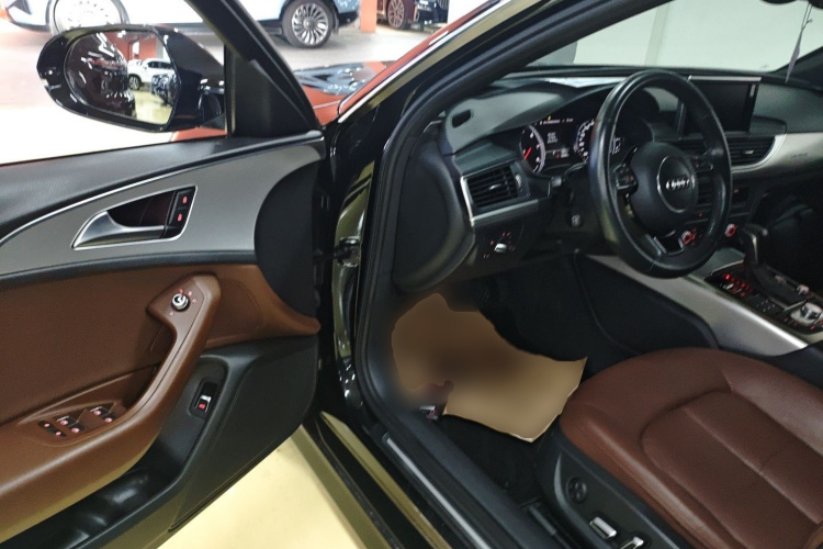 奥迪A6L 2018款 30周年年型 45 TFSI quattro 运动型中控内饰20