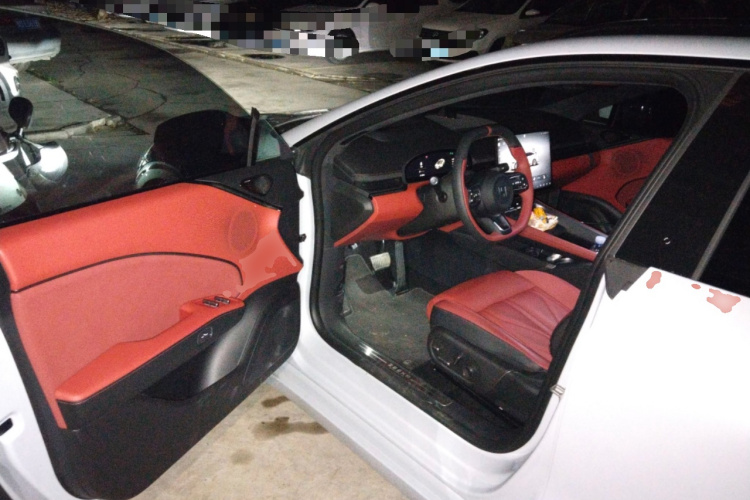 极氪007GT 2025款 后驱智驾版 75kWh中控内饰20