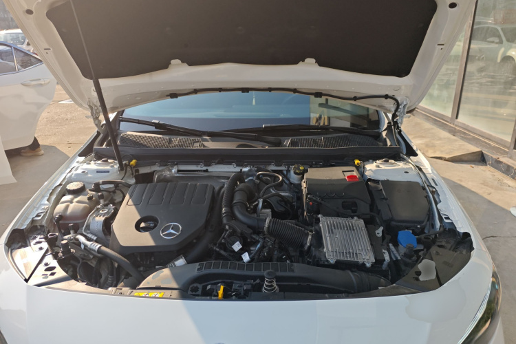 奔驰A级 2023款 A 200 L 时尚型机舱底盘24