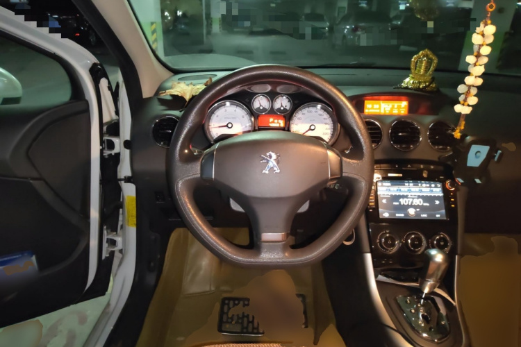 标致408 2013款 2.0L 自动舒适版中控内饰13