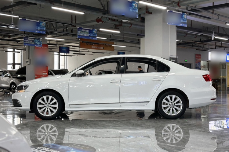 大众 速腾 2015款 1.6L 自动舒适型车身外观6006