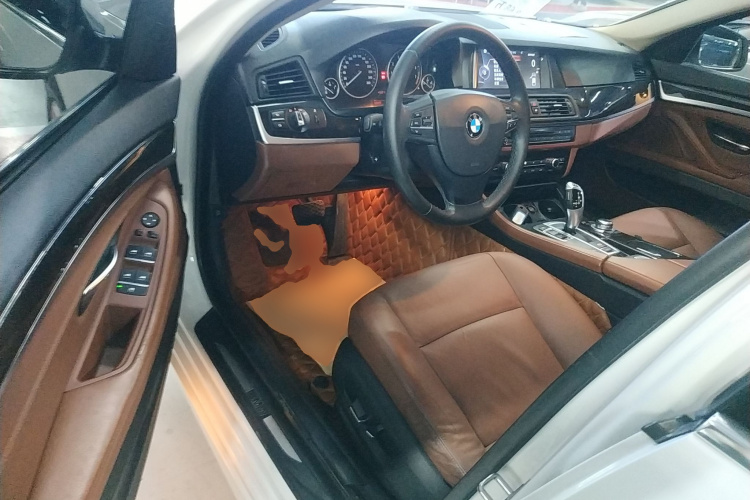 宝马5系 2014款 525Li 领先型中控内饰7003