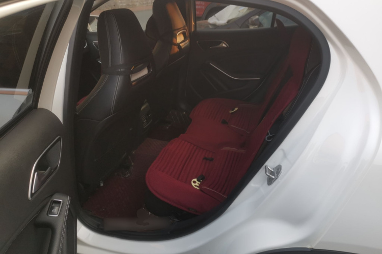 奔驰GLA 2016款 GLA 200 动感型中控内饰21