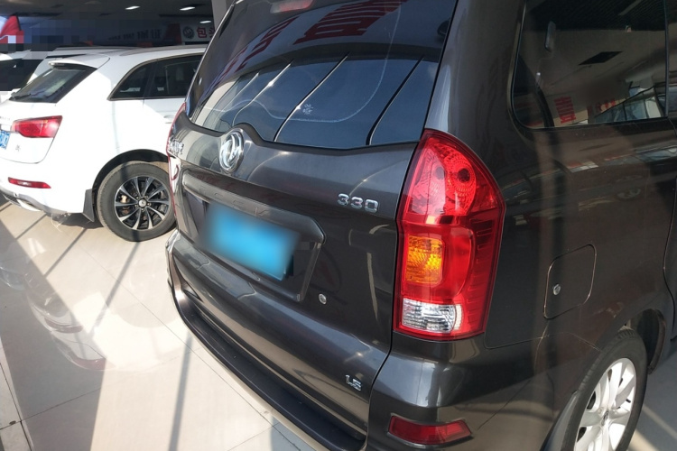 东风风光 风光330 2019款 1.5L手动实用型II 国VI车身外观6