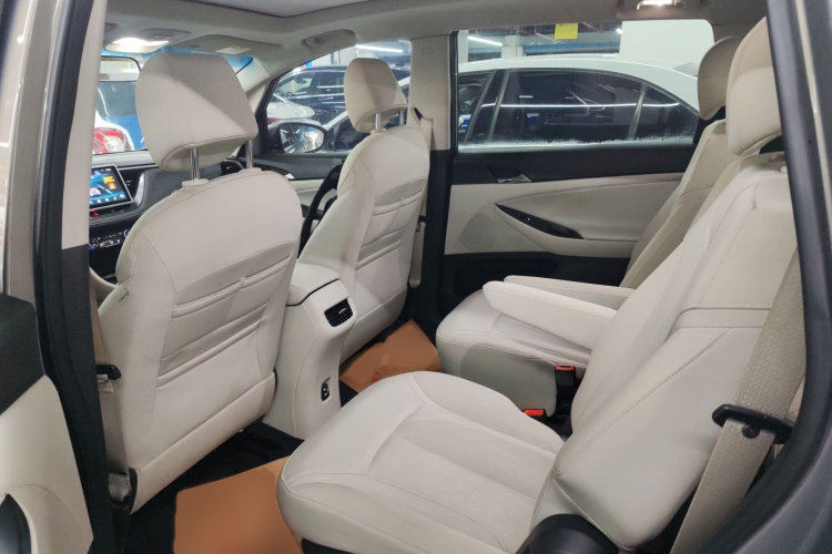 别克GL6 2019款 18T 6座精英型 国VI中控内饰7004