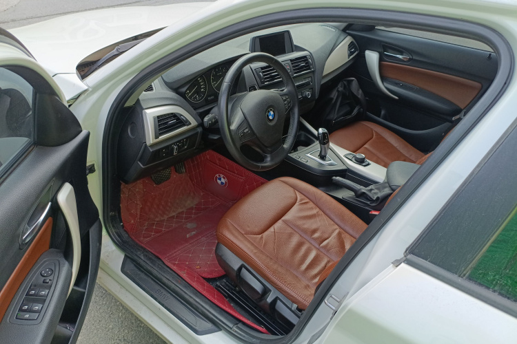 宝马1系(进口) 2013款 改款 116i 领先型中控内饰20