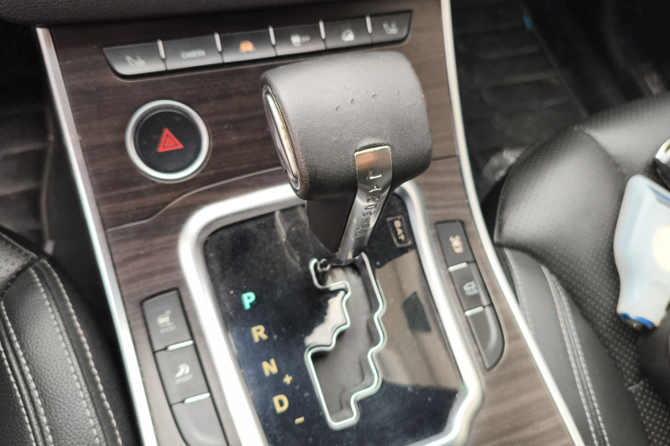 陆风X7 2015款 2.0T 全景尊贵版局部细节18