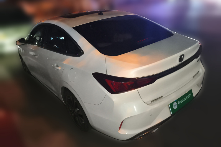 长安 逸动 2020款 PLUS 蓝鲸NE 1.4T GDI DCT旗舰型车身外观5