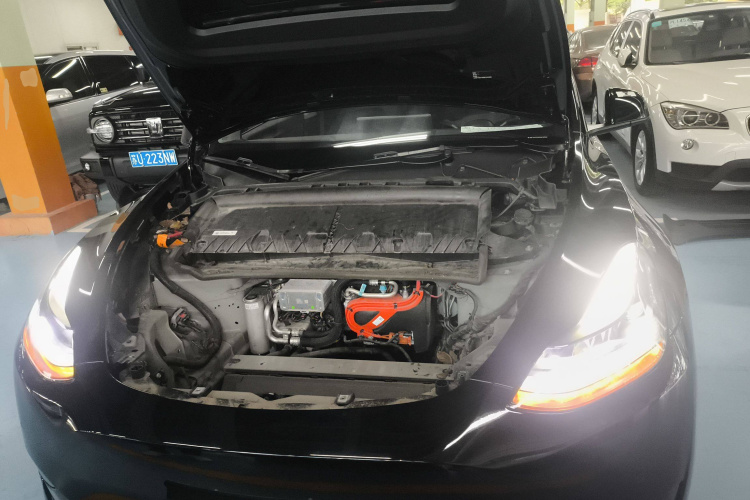 特斯拉 Model Y 2022款 后轮驱动版机舱底盘24