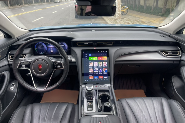 红旗H5 2024款 1.5T HEV智联旗畅版中控内饰7002