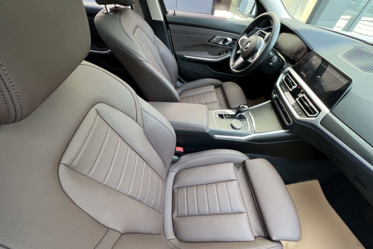 宝马3系 2020款 325i M运动套装局部细节9006