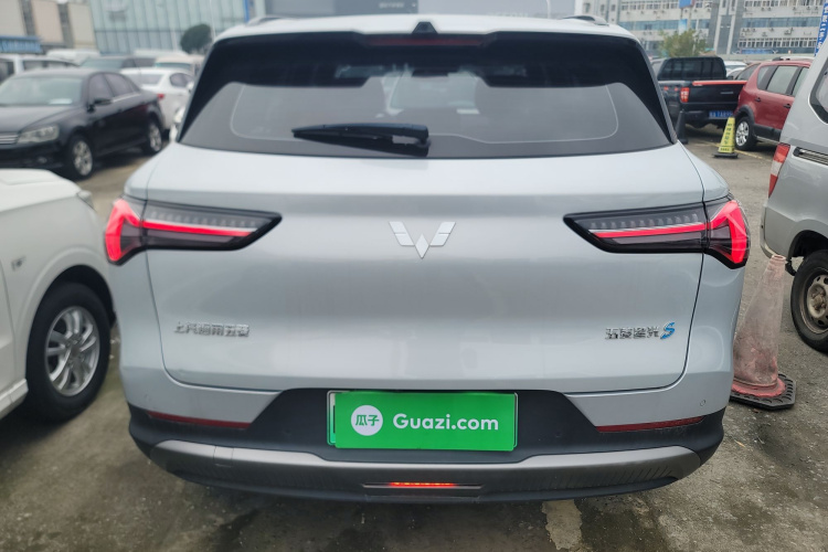 五菱汽车 五菱星光S 2024款 130km 旗舰型车身外观6