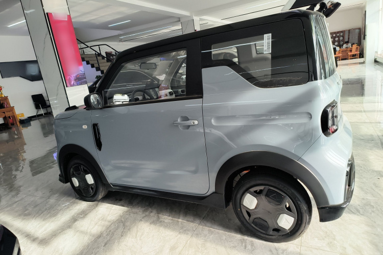 吉利银河 2025款 210km 熊猫卡丁车身外观6003