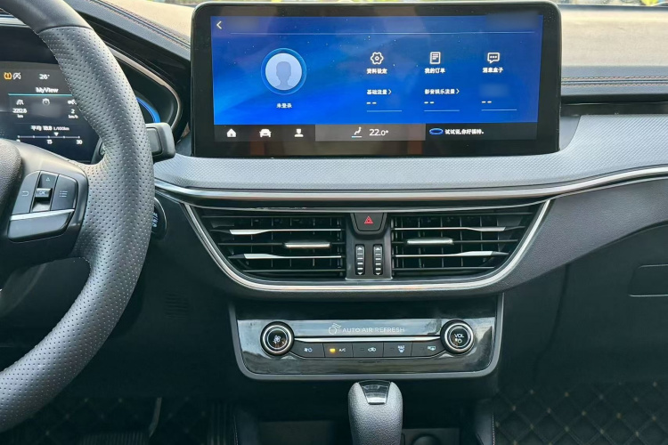 福特 福克斯 2022款 三厢 EcoBoost 180 自动竞速版中控内饰7001