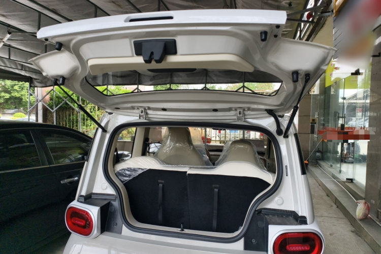 五菱汽车 宏光MINIEV 2024款 第三代 215km 青春版机舱底盘23