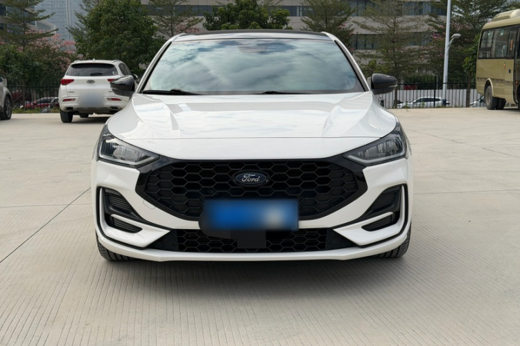福特 福克斯 2022款 三厢 EcoBoost 180 自动ST Line车身外观6001
