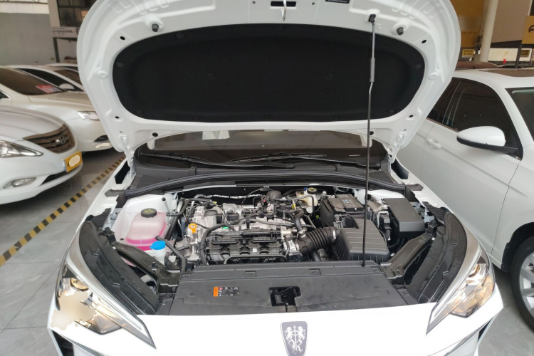 荣威i5 2023款 1.5L CVT豪华版机舱底盘24