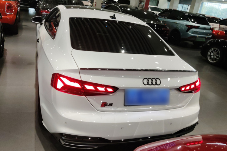 奥迪A5 2023款 Coupe 40 TFSI 时尚动感型车身外观6