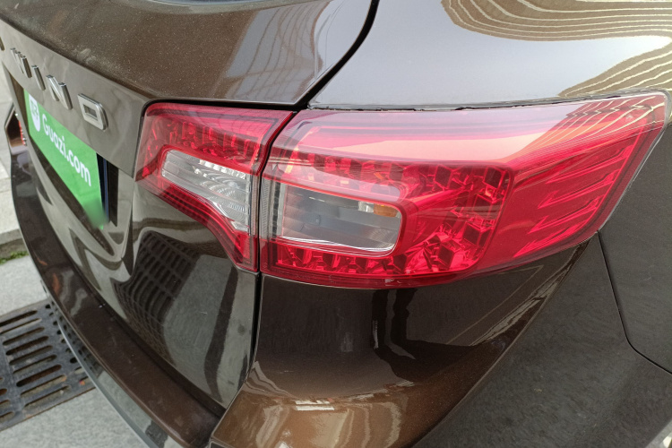 陆风X5 2016款 Plus 1.5T CVT创领版车身外观6006