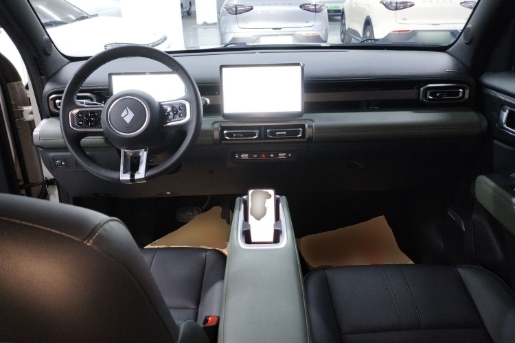 宝骏悦也Plus 2025款 智尊版 5座中控内饰12