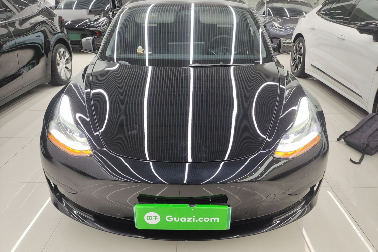 特斯拉 Model 3 2022款 后轮驱动版车身外观2