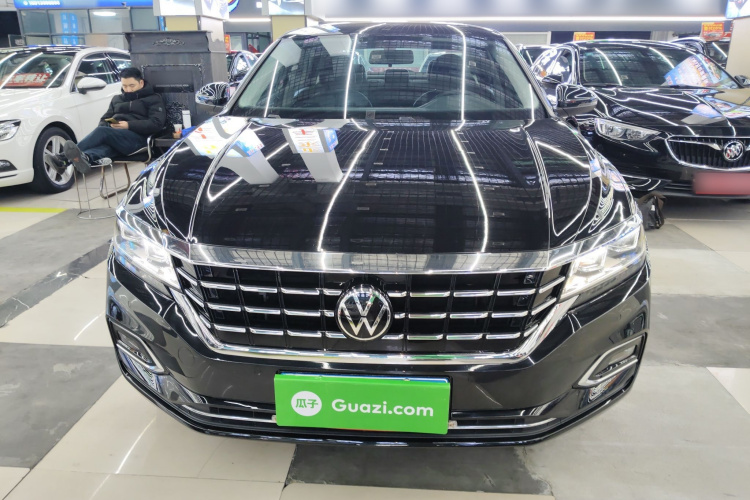 大众 帕萨特 2020款 改款 330TSI 精英版 国VI车身外观2