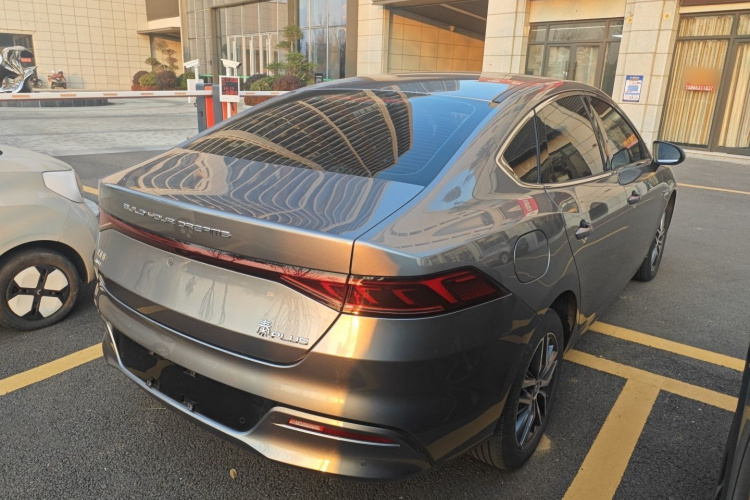 比亚迪 秦PLUS 2023款 冠军版 DM-i 120KM卓越型车身外观6005