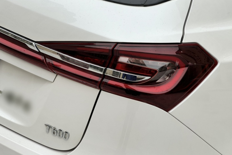 众泰T600 2019款 1.5T 自动豪华型车身外观6006