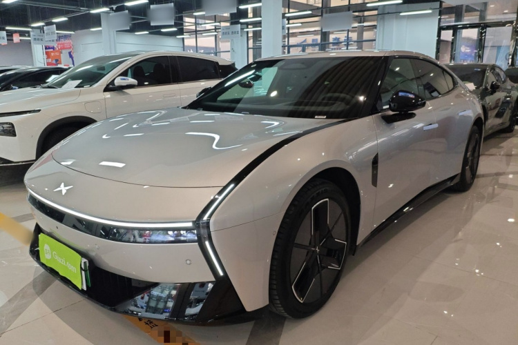 小鹏P7 2025款 702 长续航 Ultra车身外观1