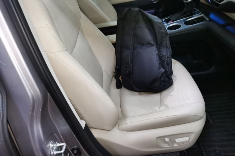 丰田 格瑞维亚 2022款 2.5L混动 尊爵版局部细节41